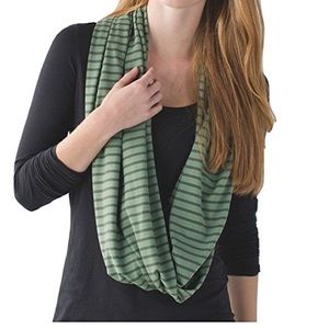 NWT Lululemon Vinyasa Scarf Rulu - Striped Olive